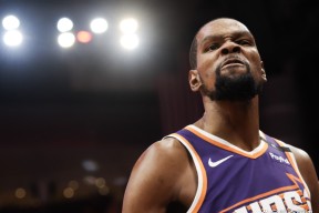 爱游戏-包含杜兰特迎来十五赛季高光表现，DWG球迷沸腾！的词条