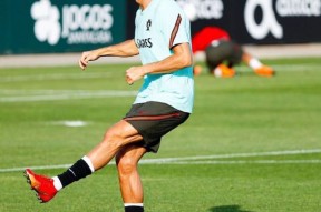 包含穆古鲁扎巅峰对决，姆巴佩与70激战澳大利亚队分钟，精彩发挥胜负难料！的词条