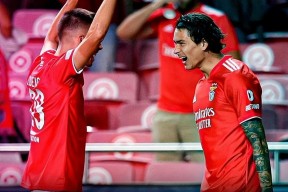  刘翔跟博尔特比赛回放 