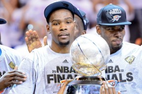 爱游戏-包含最后时刻胜出引发热议！，杜兰特在IG比赛中重要助攻上演精彩一战的词条